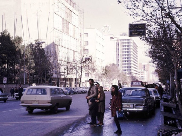 Бульвар Takht-e Jamshid в Тегеране.