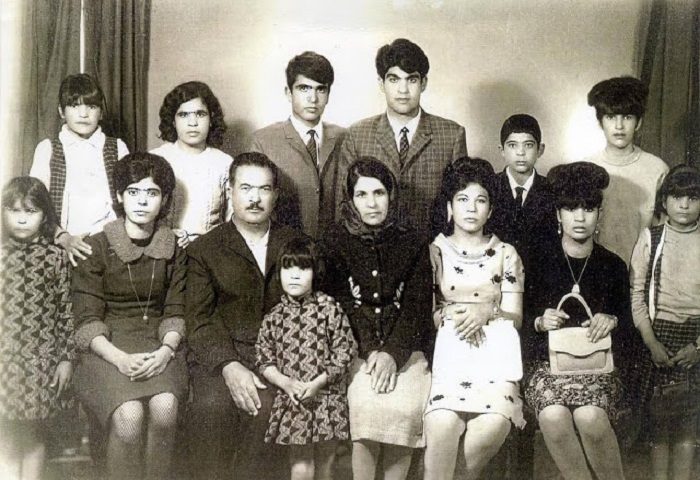 Семейная пара со своими 12-ю детьми, 1967 год.