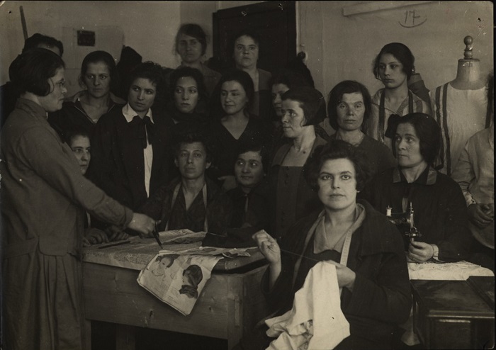 Клуб «Коммунист», Москва, 1927 год.