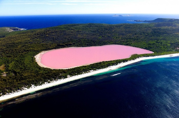 Удивительное, красивое и загадочное озеро расположенное у южного побережья Западной Австралии.