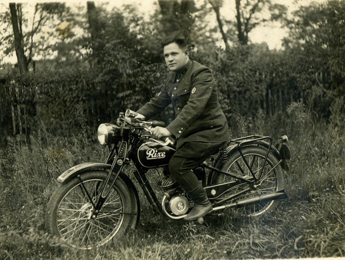 Сержант ГБ Капшук Александр Тихонович на мотоцикле Rixe. 1940-е года.