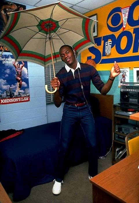 Майкл в общежитии колледжа, 1982 год.