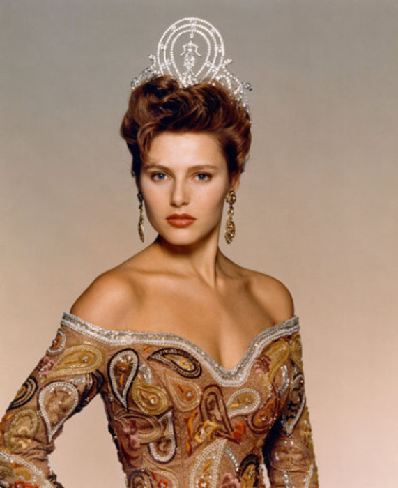 Самая красивая победительница конкурса «Мисс Вселенная 1990».