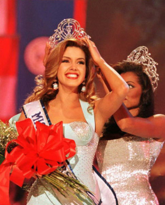 Венесуэльская актриса, фотомодель, певица, журналистка и победительница конкурса «Мисс Вселенная 1996».