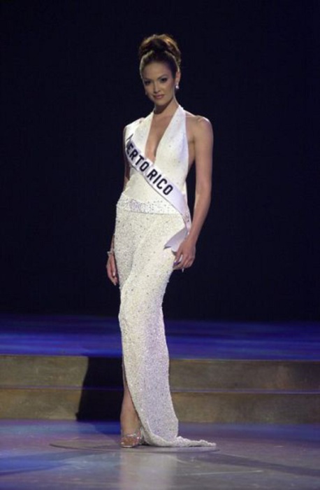 Победительница конкурса «Мисс Вселенная 2001».