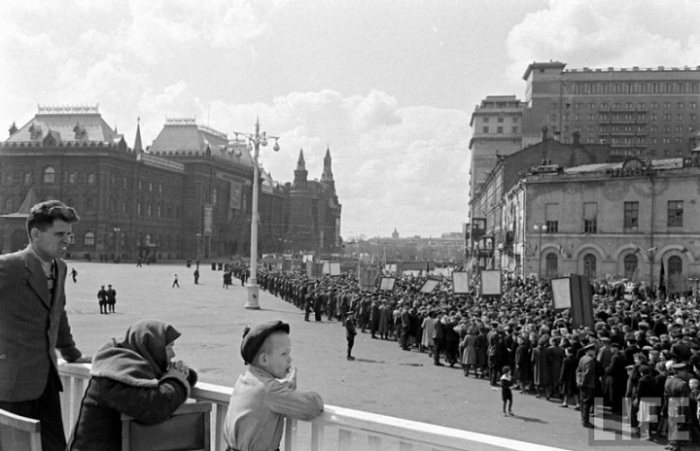 Первомайский парад 1947 года в Москве.