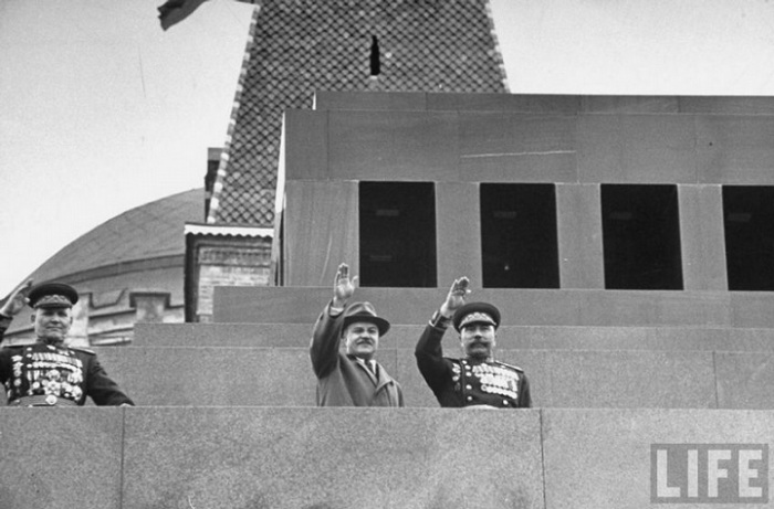 Первомайская демонстрация, 1947 год.