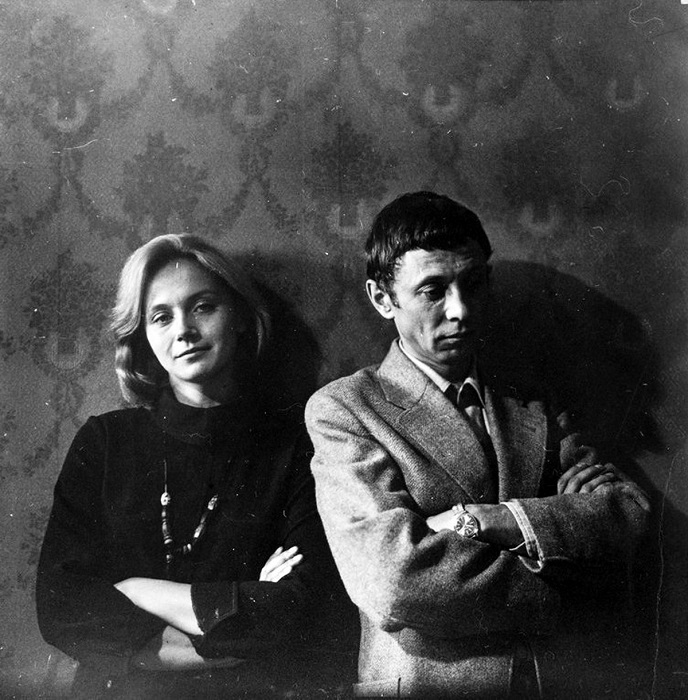 Олег Даль, исполняющий роль инженера Виктора Зилова и его экранная жена Галина - Ирина Купченко, 1979 год.