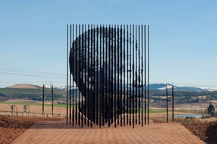 Памятник Нельсону Манделе – одному из самых известных активистов в борьбе за права человека.