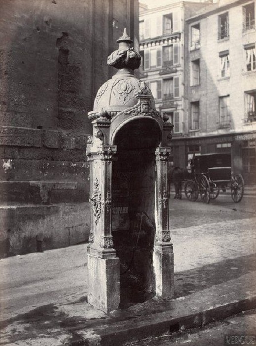 Одноместный писсуар в общественных местах Парижа, 1875 год.