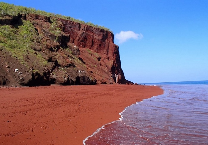 Красный пляж Каихалулу.