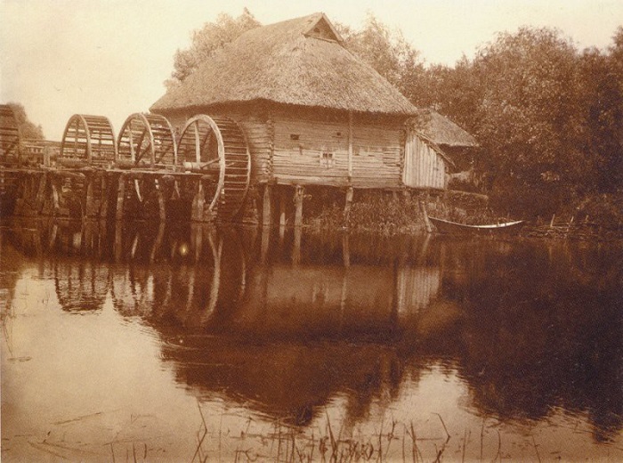 Мельница на реке Ворскла, 1910 год.
