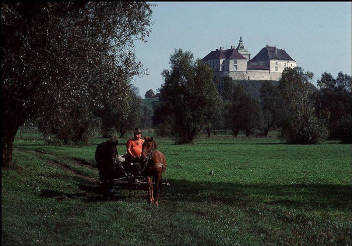 Олесский замок, построенный поляками в XIV веке, 1988 год. Фотограф Бруно Барби (Bruno Barbey).