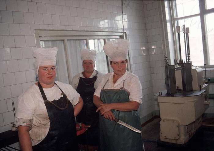 Кухня при колхозе, принадлежащем шахтерам, 1988 год. Фотограф Бруно Барби (Bruno Barbey).