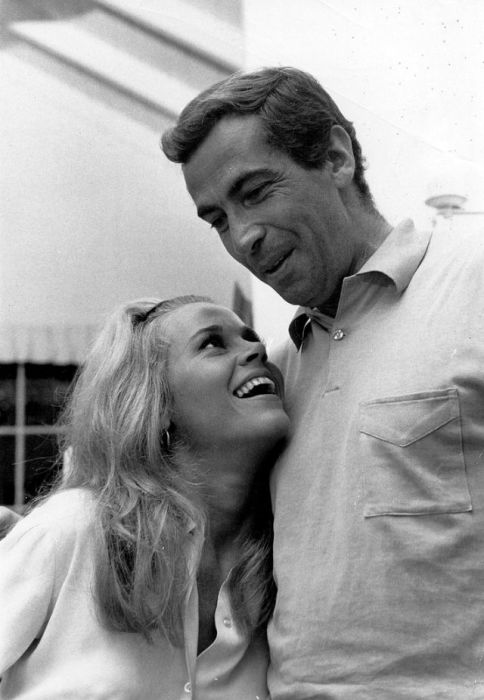 Американская модель и актриса Джейн Фонда (Jane Fonda) вместе с супругом Роже Вадимом (Roger Vadim).