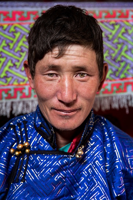 Народ, проживающий на  территории приграничных аймаков Монголии.