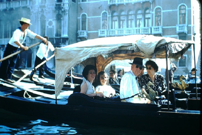 Прогулка на гондоле, является лучшей экскурсией по Венеции.