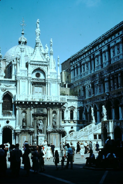 Лучший пример итальянской готической архитектуры среди достопримечательностей Венеции.