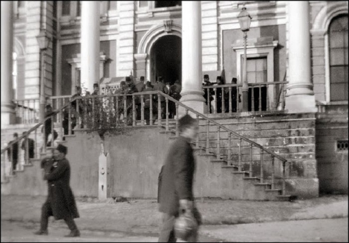 После прибытия в Константинополь, 1903 год.