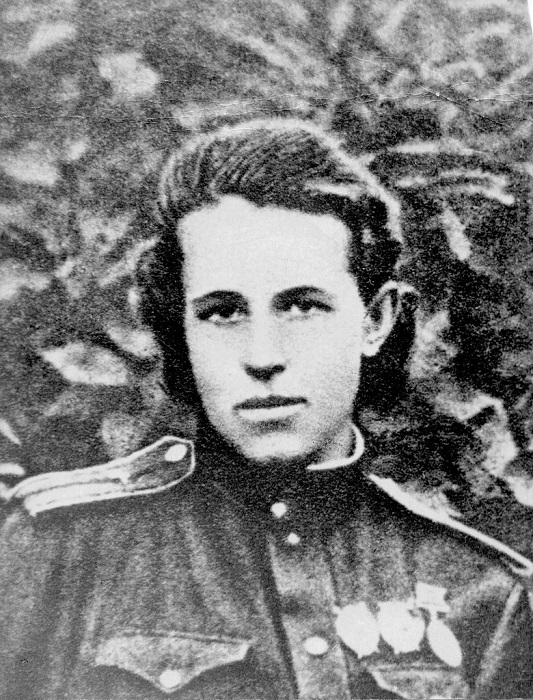 Анна Александровна Егорова лейтенант 805-го штурмового авиационного полка.