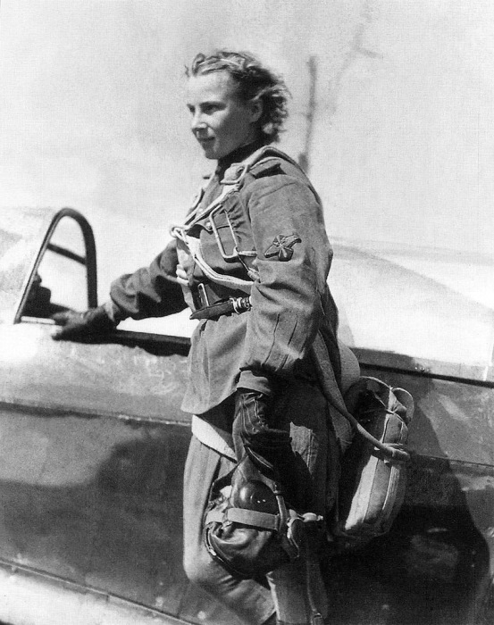 Младший лейтенант Лидия Литвяк пилот 73-го гвардейского истребительного авиаполка.