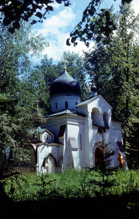 Спасская церковь в усадьбе Абрамцево.