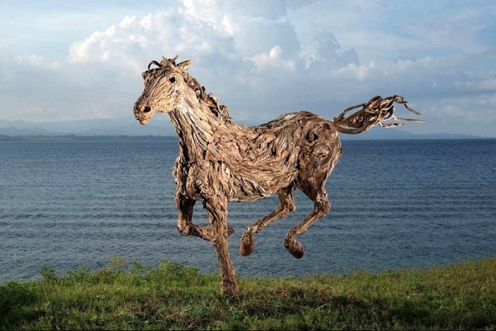 Работа британского скульптора Джеймса Доран-Уэбба, который создает невероятные работы.