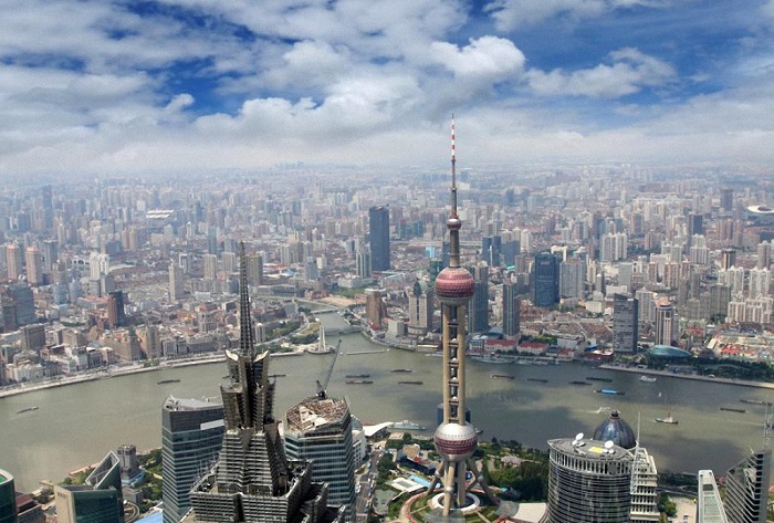 Огромный город и финансовый центр Китая, в котором проживает 25,3 миллиона человек, занимает 5-е место.