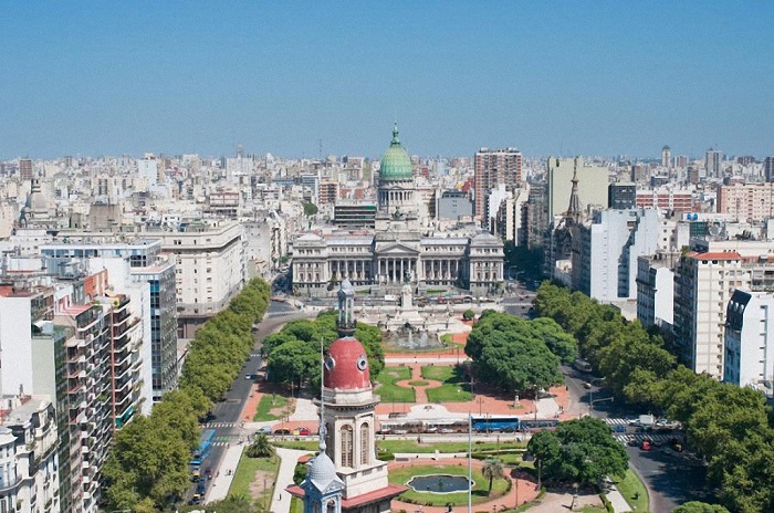 Многонациональная столица Аргентины с населением в 14,3 миллиона человек находится на 19-й позиции рейтинга.