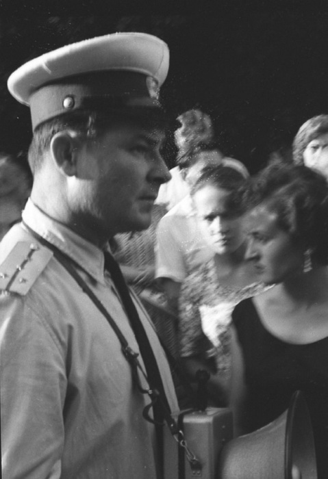  Милиционер, охраняющий порядок в обществе, 1963 год.