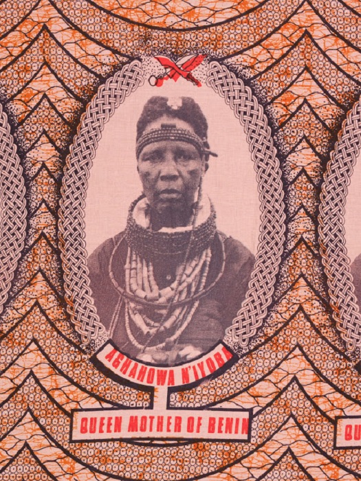Юбилейная ткань, на которой изображена королева-мать Бенина. 1981 год.