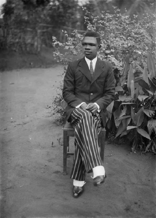 Автопортрет Solomon Osagie Alonge 1942 года, Бенин-Сити, Нигерия.