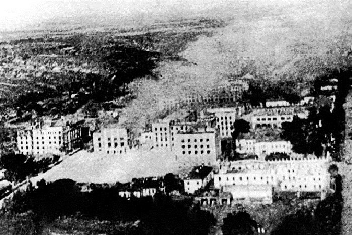 Вид на город в день освобождения от немецко-фашистских захватчиков.