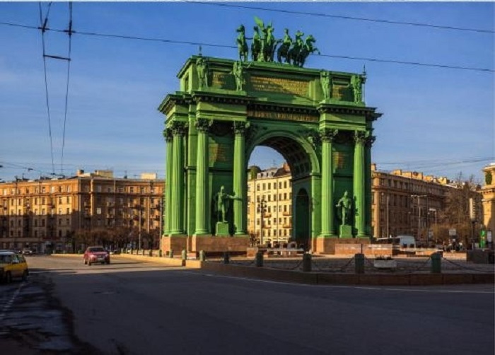 Нарвские ворота, современный вид Санкт-Петербурга.