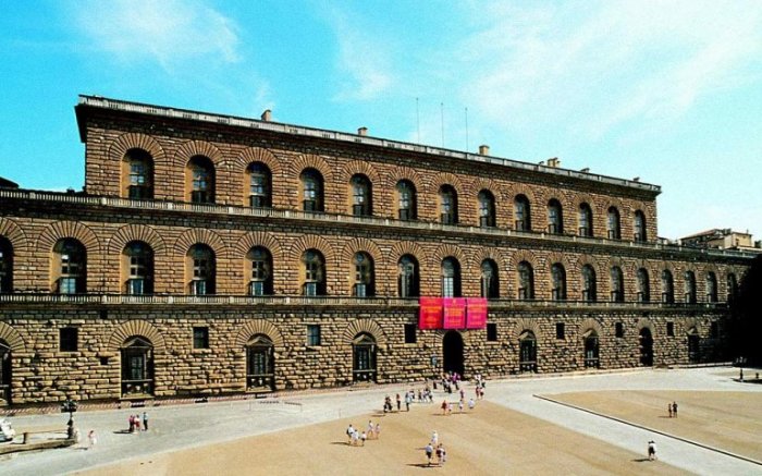 Самый большой городской дворец-особняк Флоренции, строительство которого началось в 1458 году, сегодня является крупным музейным комплексом города.