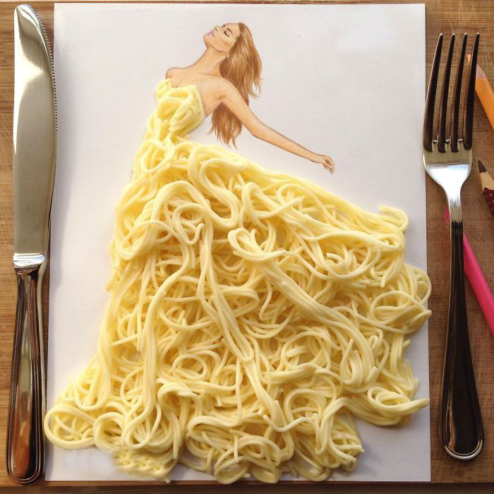 Соблазнительное платье из спагетти.