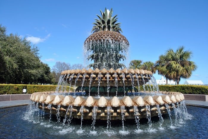 Одной из прекраснейших достопримечательностей парка является этот «фруктовый» фонтан.