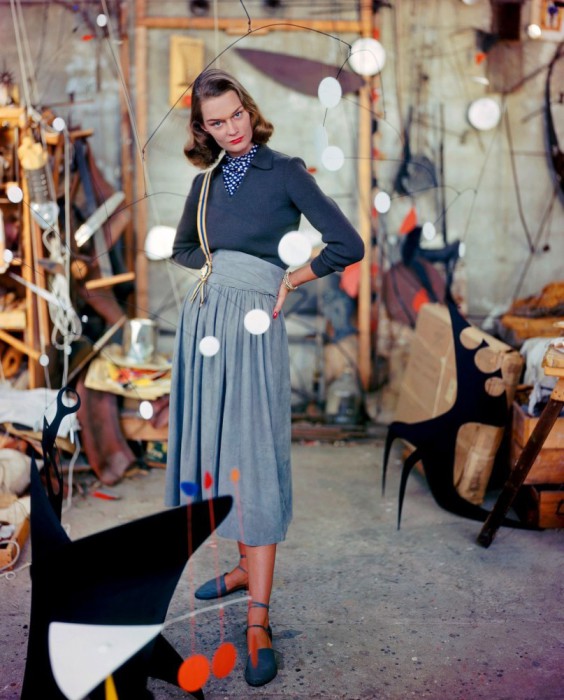 Свитер обманка и юбка с завышенной талией, фото Женевьев Нейлор, 1948 год.