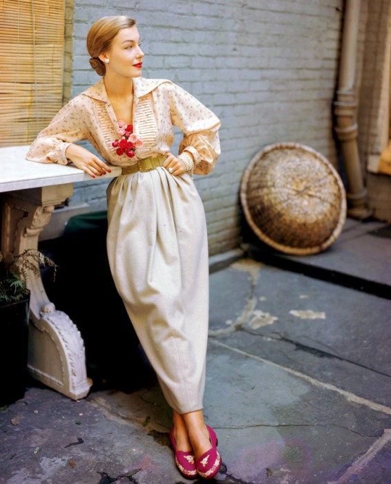 Модель в одежде от Джосет Уокер, 1949 год.