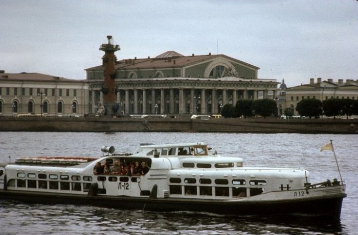 Прогулочный речной теплоход – модернизированная версия «Москвича», который еще называли «речным трамваем».