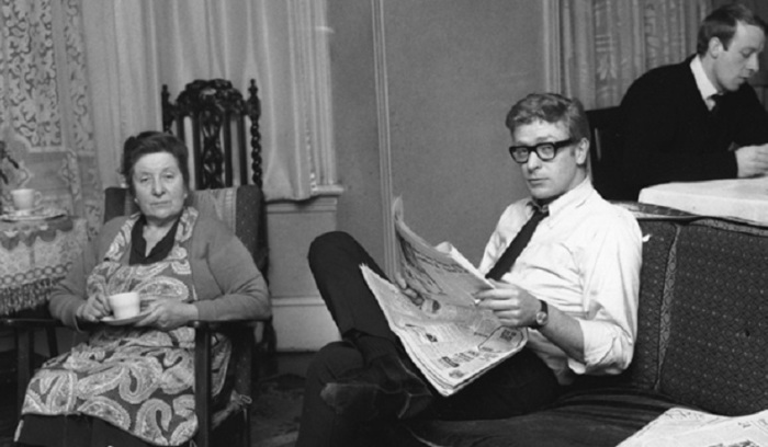 Майкл Кейн с матерью и братом, Лондон, 1964 года.
