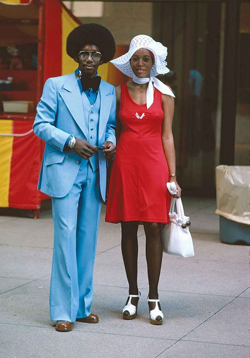 Молодая пара на Мичиган Авеню в Чикаго, 1975 год.