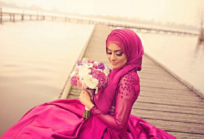Хиджаб в темно-розовых тонах. 