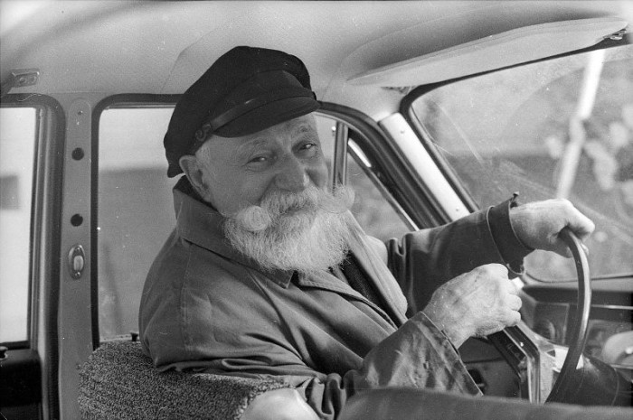 Старейший московский таксист в объективе фотографа Александра Стешанова.