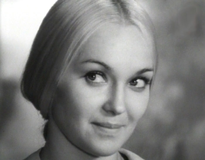 Советская и российская актриса театра и кино, звезда комедии «Большая перемена» и телесериала «Рождённая революцией».