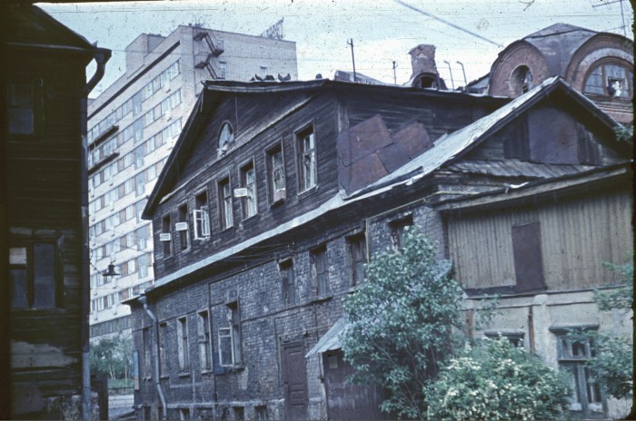 Назван по фамилии местного домовладельца начала XIX века бригадира Андрея Сытина, 1973 год.