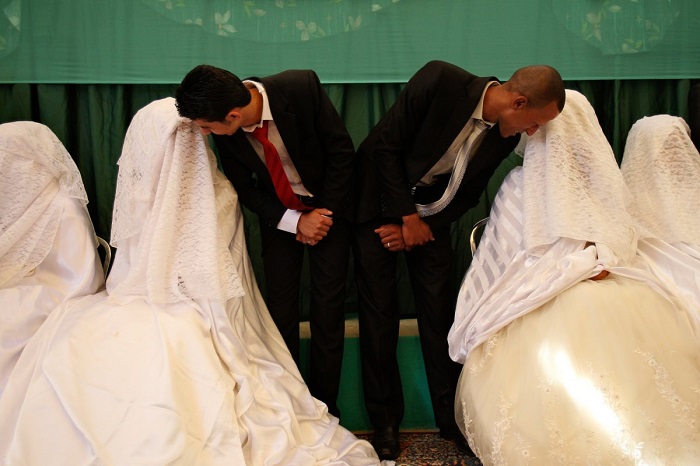 Иорданские невесты носят белые платья и ювелирные украшения из золота или серебра.