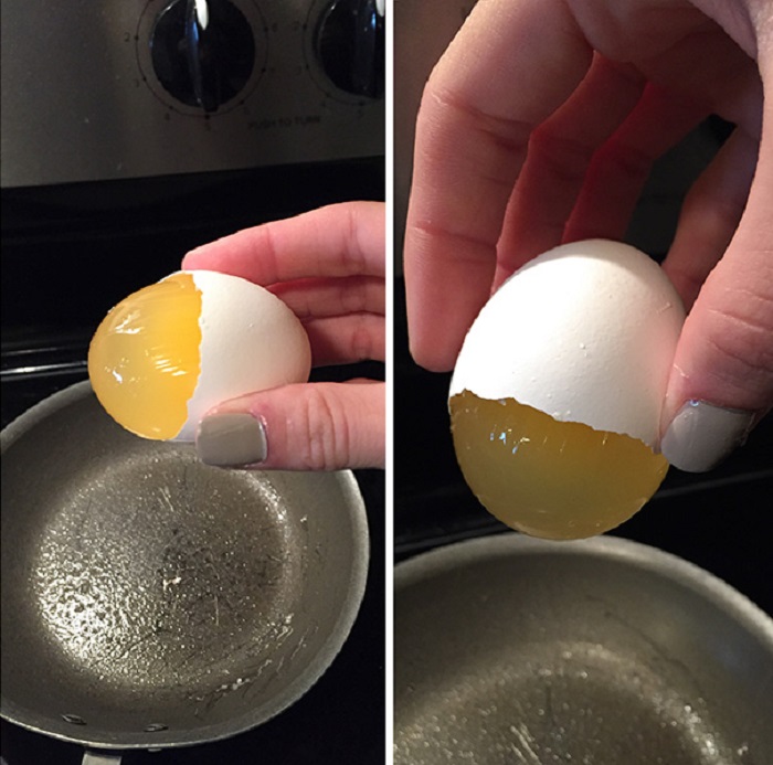 У разломленного яйца желток не деформировался.