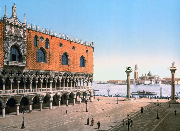 Самое грандиозное здание Венеции.