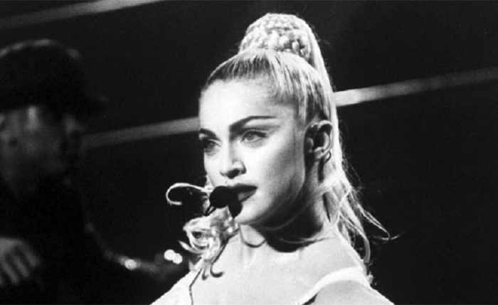 Мадонна сначала стала участницей рок-групп, а потом успешной сольной исполнительницей и автором песен.